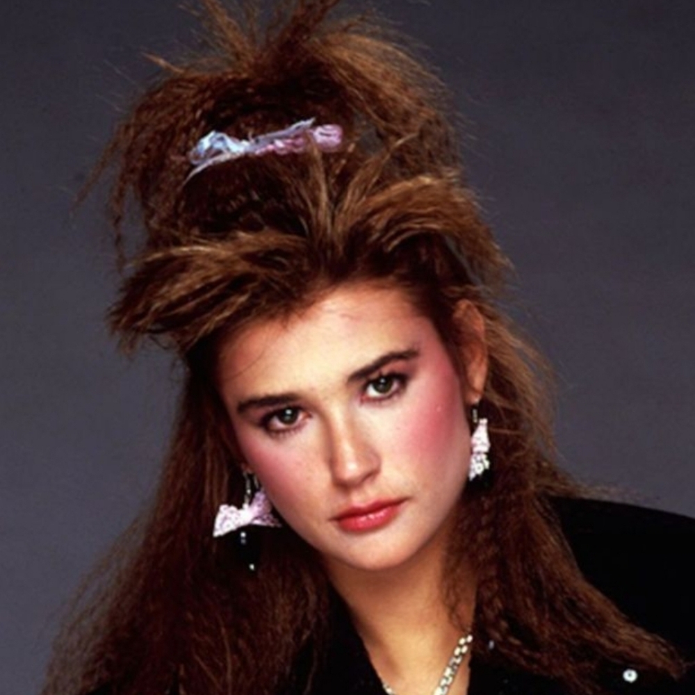 📼☎️ 💄👑Celebrating the 1980s! 🪭💍💎📿 - Picture 3 of 16